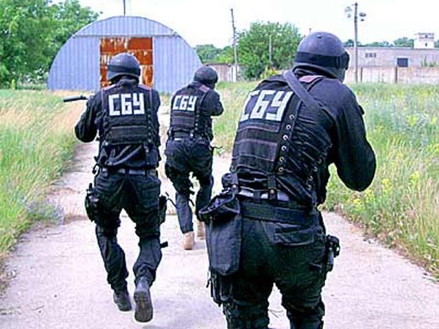 СБУ затримала мінометника, який вів вогонь по житлових кварталах Луганська (Відео) СБУ затримала мінометника, який вів вогонь по житлових кварталах Луганська (Відео)