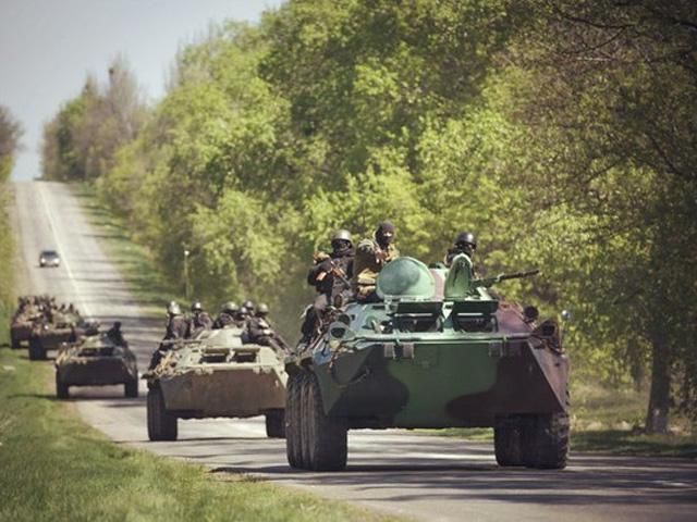 У Рівному показали оновлену за кошти благодійників військову техніку (Відео) У Рівному показали оновлену за кошти благодійників військову техніку (Відео)