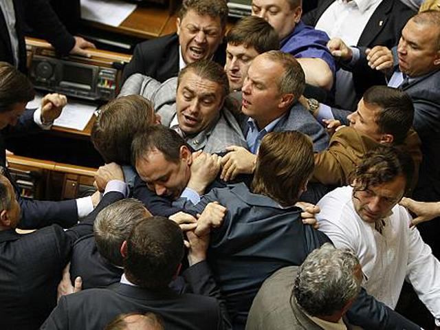 Абсолютное большинство украинцев выступают за сокращение количества нардепов, — опрос Абсолютное большинство украинцев выступают за сокращение количества нардепов, — опрос