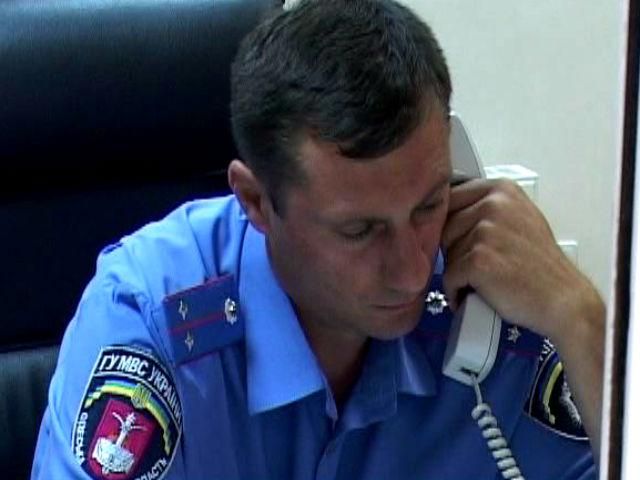 Кабмін дозволив працювати в міліції без служби в армії Кабмін дозволив працювати в міліції без служби в армії