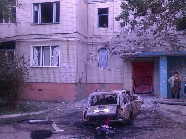 Луганск без воды и света, ночью на город упали 3 снаряда