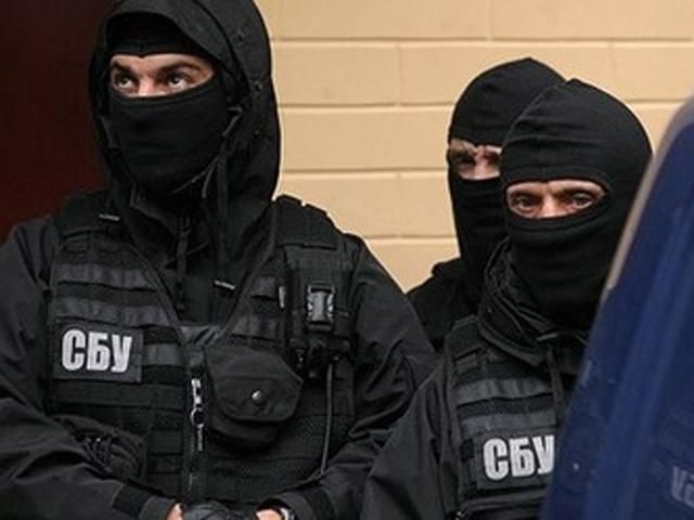 СБУ веде слідство у справі бортпровідника, який інформував терористів (Фото.Відео) СБУ веде слідство у справі бортпровідника, який інформував терористів (Фото.Відео)