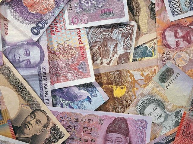 Доллар и евро растут — курсы валют на 24 июля Доллар и евро растут — курсы валют на 24 июля