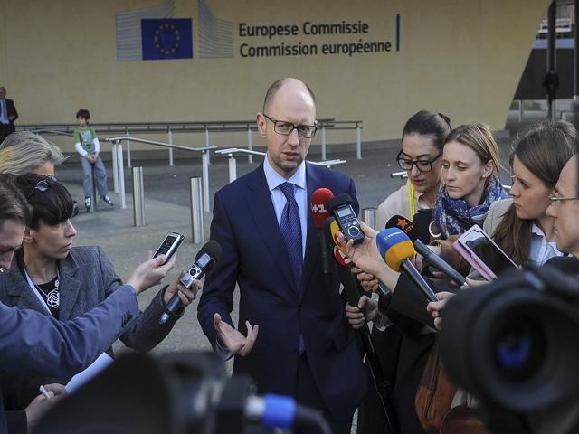 Яценюк: Распад коалиции может иметь драматические последствия для страны Яценюк: Распад коалиции может иметь драматические последствия для страны