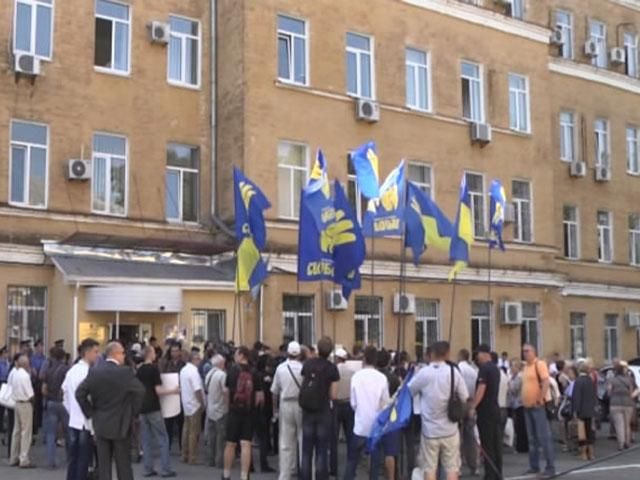 Киевский админсуд провел первое слушание дела о запрете КПУ Киевский админсуд провел первое слушание дела о запрете КПУ