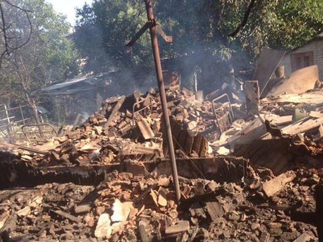 Боевики всю ночь палили и обстреливали Дебальцево (Фото. Видео) Боевики всю ночь палили и обстреливали Дебальцево (Фото. Видео)