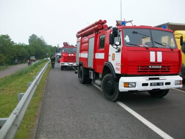 У Донецьку горить газопровід 