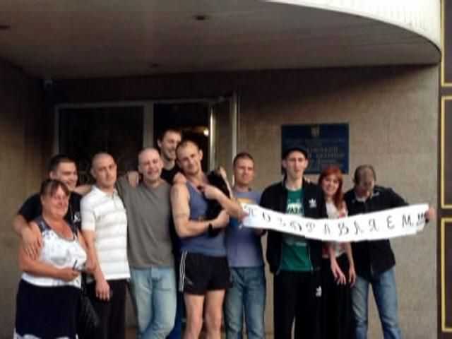 Царев похвастался освобождением сепаратистов из СИЗО за полмиллиона долларов (Видео) Царев похвастался освобождением сепаратистов из СИЗО за полмиллиона долларов (Видео)