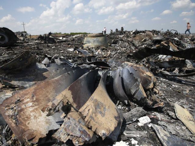 Експерти відмовилися від поїздки на місце катастрофи малайзійського літака