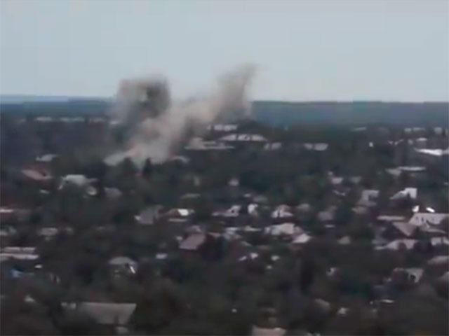 Горлівка повністю блокована силами АТО, житлові квартали обстрілюють терористи (Відео)