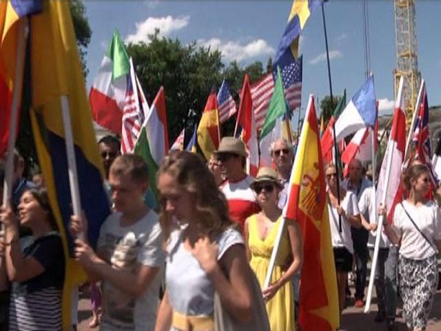 В Киеве состоялся Многонациональный марш против терроризма (Видео)