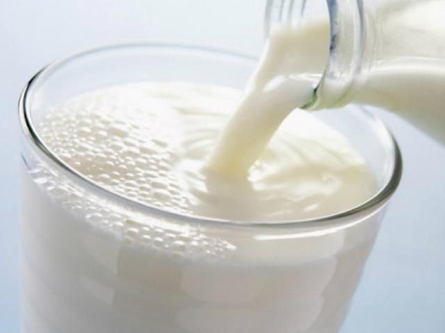 С сегодняшнего дня РФ ограничивает ввоз молока и молочной продукции из Украины