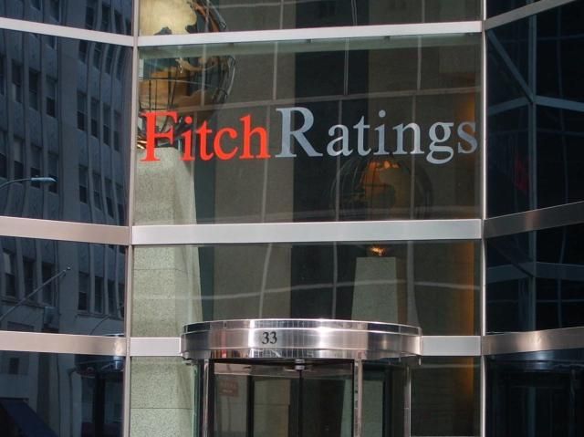 Fitch подтвердило негативный прогноз по рейтингам России из-за санкций
