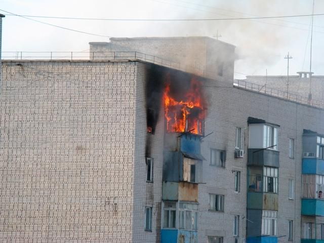 В Бердянске горела многоэтажка, есть жертва (Видео)