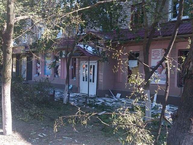 Снаряд попал в горловское общежитие: вероятно, есть жертвы Снаряд попал в горловское общежитие: вероятно, есть жертвы