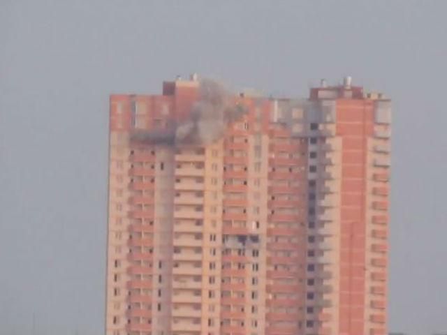 Террористы обстреляли 25-этажный дом в Луганске