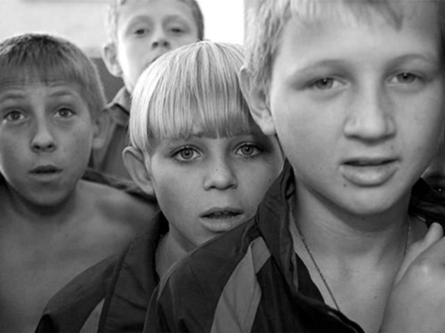 Похищенных детей-сирот эвакуировали в Мариуполь Похищенных детей-сирот эвакуировали в Мариуполь