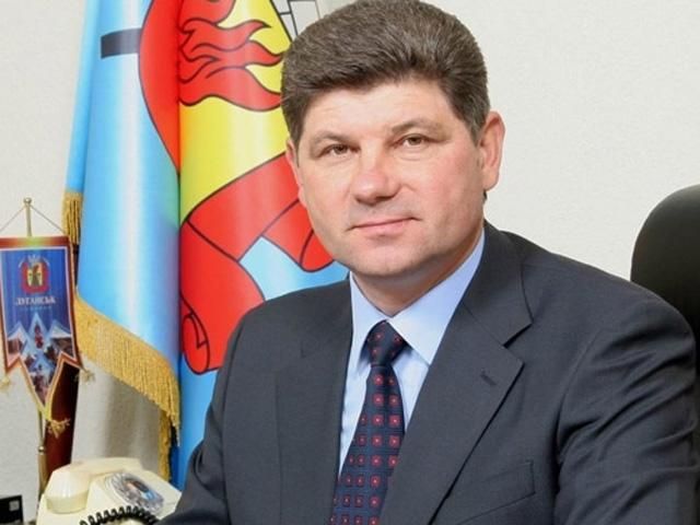Мер Луганська просить обласну владу домовитися з терористами про гуманітарний коридор