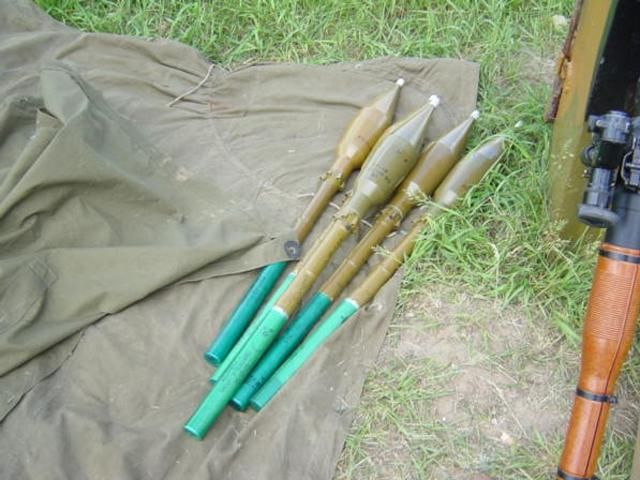 На Донеччині через необережне поводження з гранатою загинули 2 людей, 7 поранено На Донеччині через необережне поводження з гранатою загинули 2 людей, 7 поранено