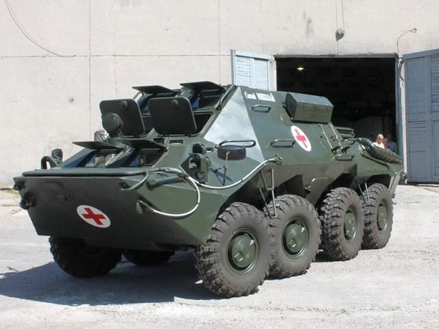 Николаевские десантники получили в подарок уникальный бронереанимобиль (Фото) Николаевские десантники получили в подарок уникальный бронереанимобиль (Фото)