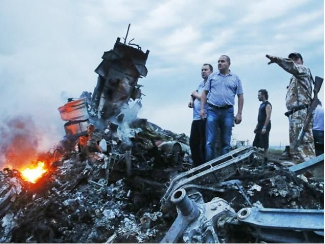 Для відновлення контролю на місці падіння Boeing 777 використають безпілотники, — Гройсман Для відновлення контролю на місці падіння Boeing 777 використають безпілотники, — Гройсман