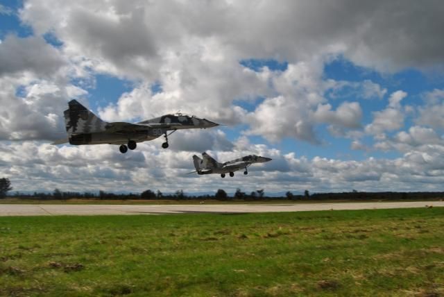 Сили АТО знищили живу силу і техніку терористів Сили АТО знищили живу силу і техніку терористів
