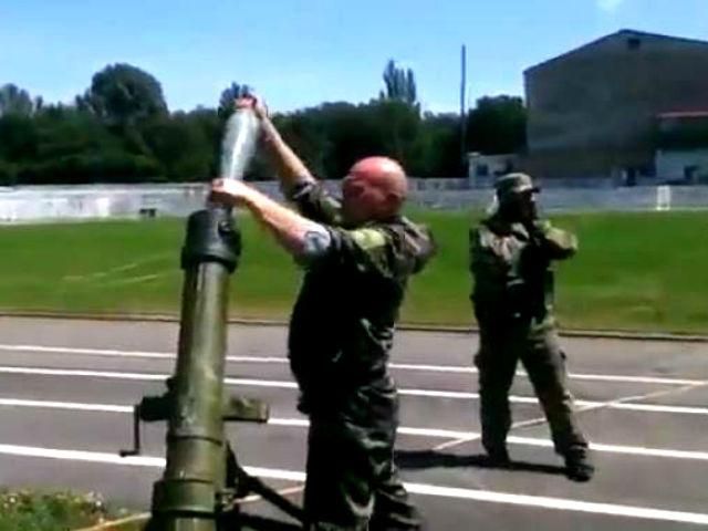 Террористы из минометов обстреляли Шахтерск (Видео)