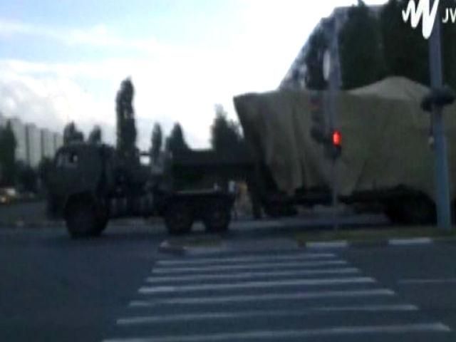 Пользователи зафиксировали передвижение российской техники вблизи границы Украины (Видео) Пользователи зафиксировали передвижение российской техники вблизи границы Украины (Видео)