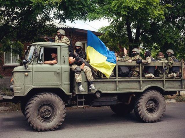 Сили АТО звільнили більше 60 населених пунктів на сході України, — Президент України 