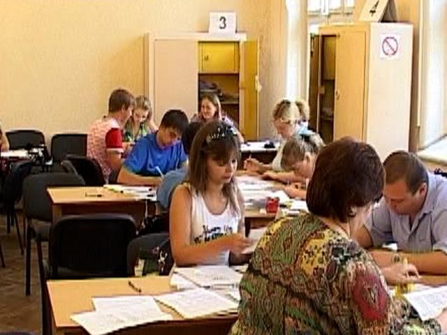 Вступительную кампанию в вузы на Донбассе продолжили до 15 сентября