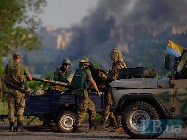 Батальон "Донбасс" обороняет Первомайск Батальон "Донбасс" обороняет Первомайск
