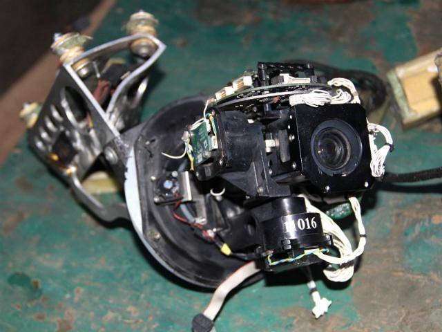 В Донецкой области силы АТО сбили очередной беспилотник (Фото) В Донецкой области силы АТО сбили очередной беспилотник (Фото)