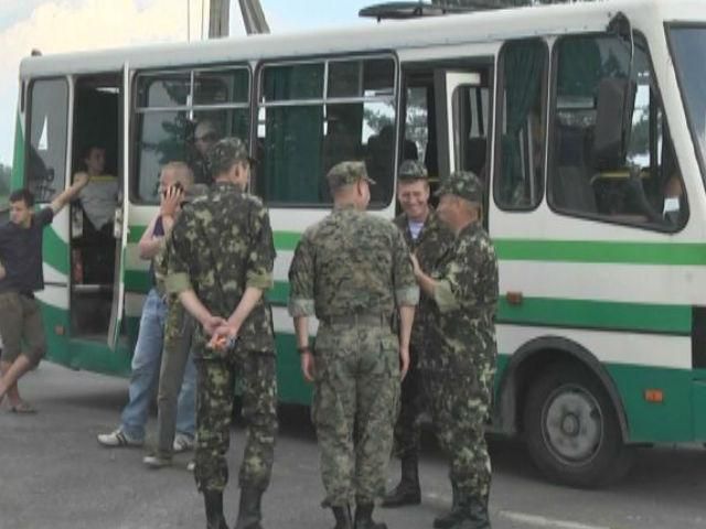 Львівські добровольці купують амуніцію за свій кошт Львівські добровольці купують амуніцію за свій кошт