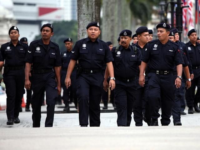 Малазійські поліцейські вирушили з Києва на місце падіння Boeing