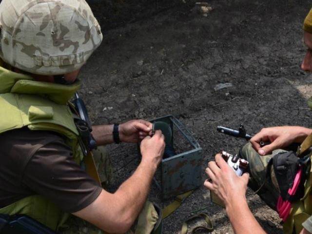 На Донбасі рятувальники перевірили і розмінували 572 адмінбудівлі На Донбасі рятувальники перевірили і розмінували 572 адмінбудівлі