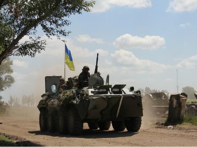 Позиции сил АТО террористы обстреляли из "Града" и минометов, — пресс-центр АТО Позиции сил АТО террористы обстреляли из "Града" и минометов, — пресс-центр АТО