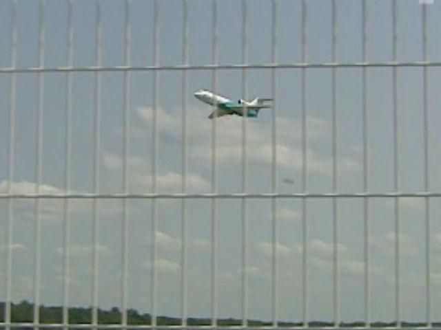 Единственный российский лоукостер приостанавливает полеты из-за санкций ЕС Единственный российский лоукостер приостанавливает полеты из-за санкций ЕС