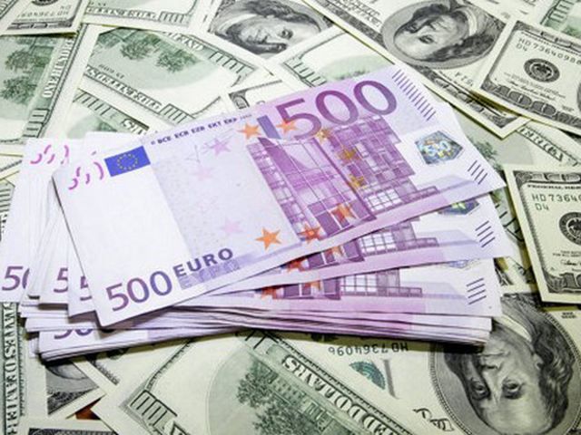 Доллар и евро подорожали - курсы валют на 4 августа
