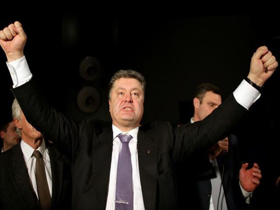 Порошенко скасував пільги Ющенку, Азарову, Януковичу, Литвину та іншим Порошенко скасував пільги Ющенку, Азарову, Януковичу, Литвину та іншим