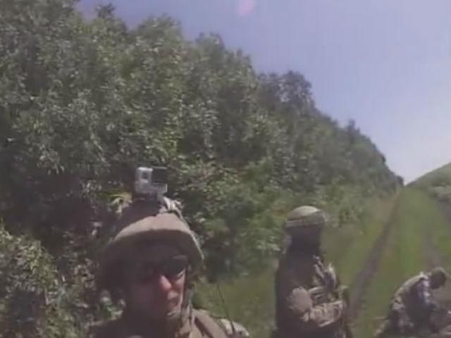 Украинский БТР подорвался на мине (Видео)