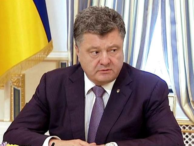 Порошенко предлагает в зону АТО отправлять военкомов Порошенко предлагает в зону АТО отправлять военкомов