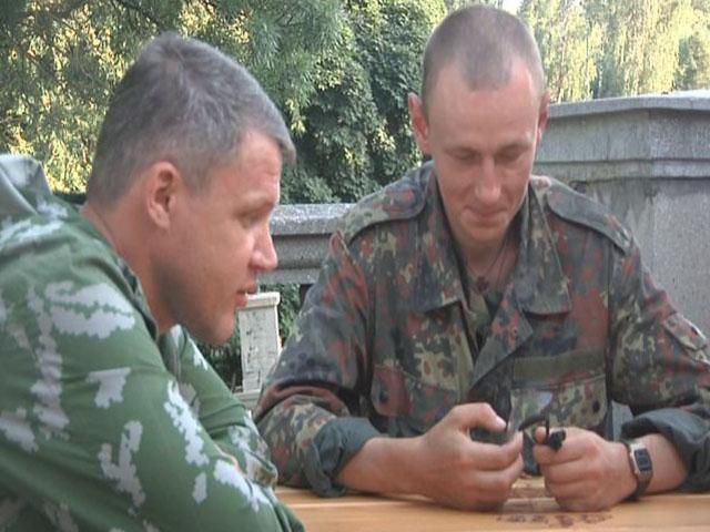 Двое бойцов "Айдара" впервые за 2 месяца вернулись домой Двое бойцов "Айдара" впервые за 2 месяца вернулись домой