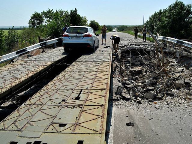 Российские диверсанты повредили 17 мостов на Донбассе, — СНБО