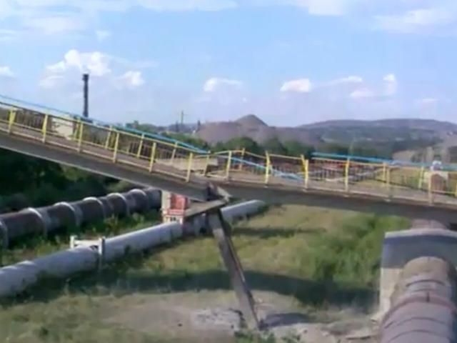 У Горлівці терористи підірвали пішохідний міст (Відео) У Горлівці терористи підірвали пішохідний міст (Відео)