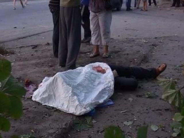 В Донецке погибли трое мирных жителей, Луганск без света, воды и связи В Донецке погибли трое мирных жителей, Луганск без света, воды и связи