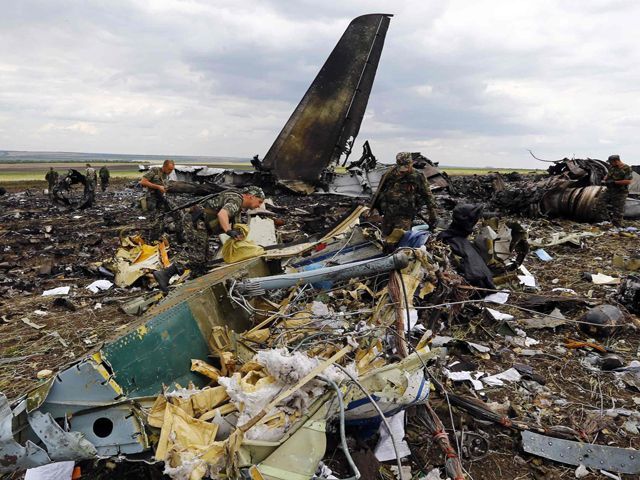 Эксперты опять прервали работу на месте падения Boeing 777 из-за террористов
