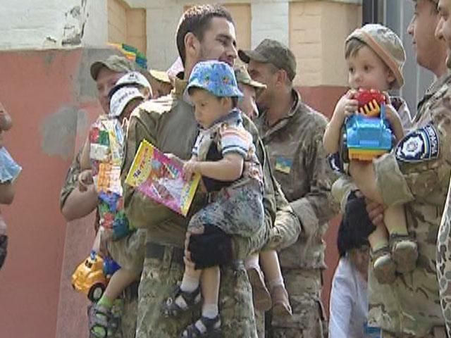 Бійці батальону "Київ-1" відвідали спеціалізований дитячий будинок