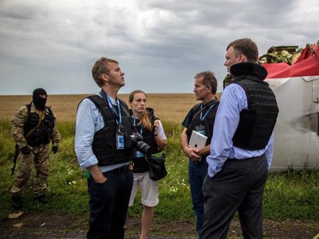 Нидерланды приостанавливают поисковые работы на месте катастрофы Boeing 777 Нидерланды приостанавливают поисковые работы на месте катастрофы Boeing 777