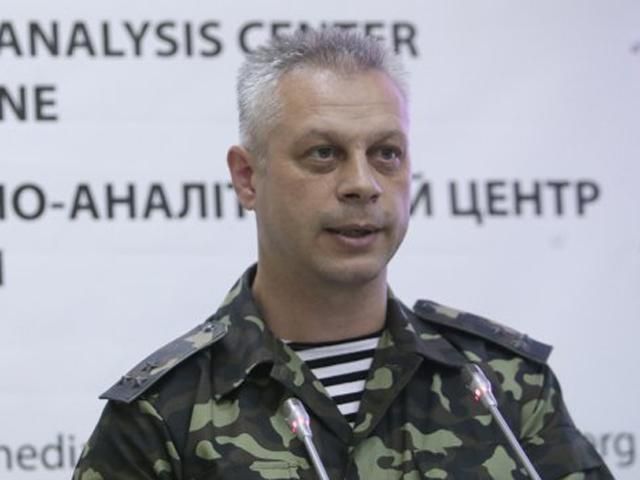 РФ продовжує постачати зброю та найманців на схід України, — РНБО