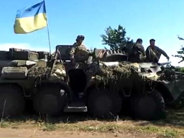 Українські бійці біля Донецька приводять артилерію у бойову готовність (Відео)
